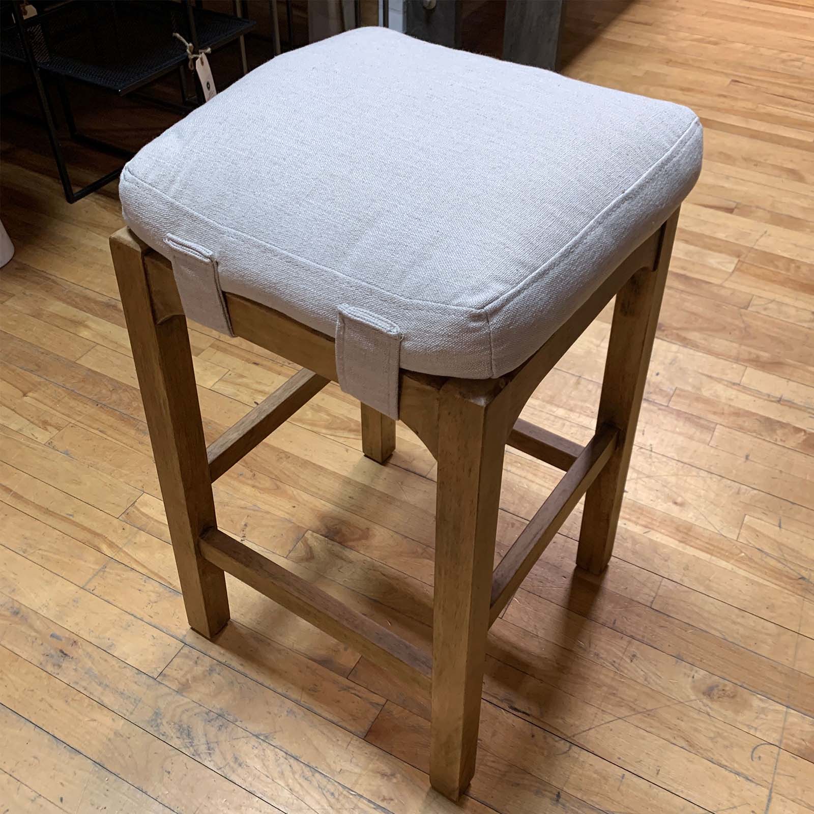 Emmit Stool