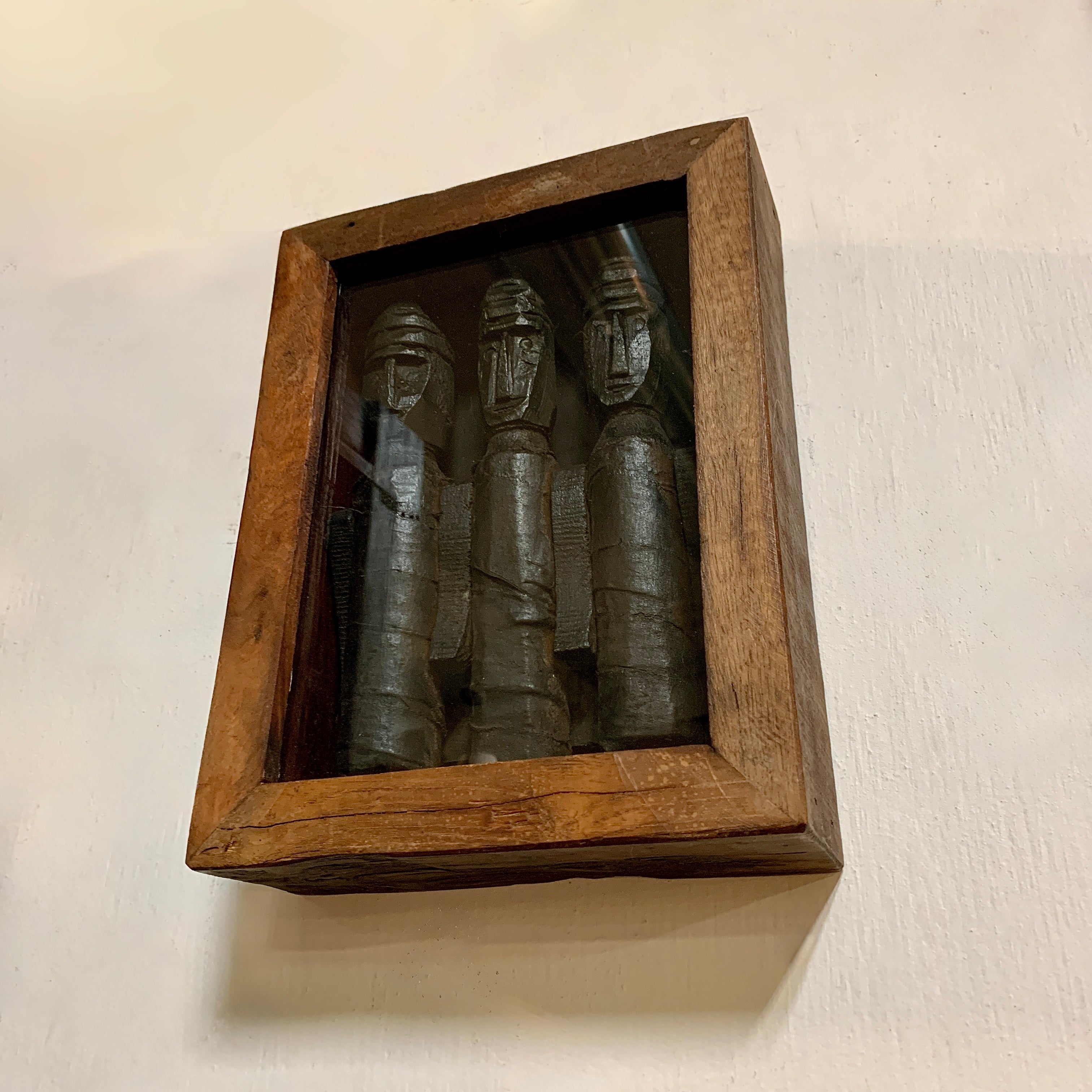 3 Wood Puppets Frame