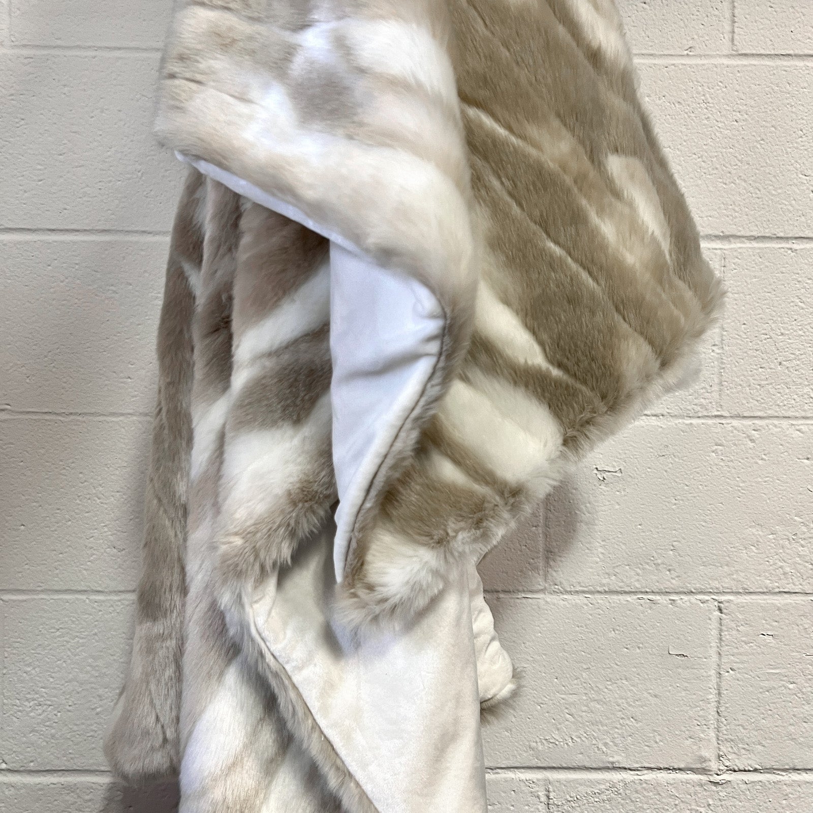 Faux Fur Throw-Winter Rabbit