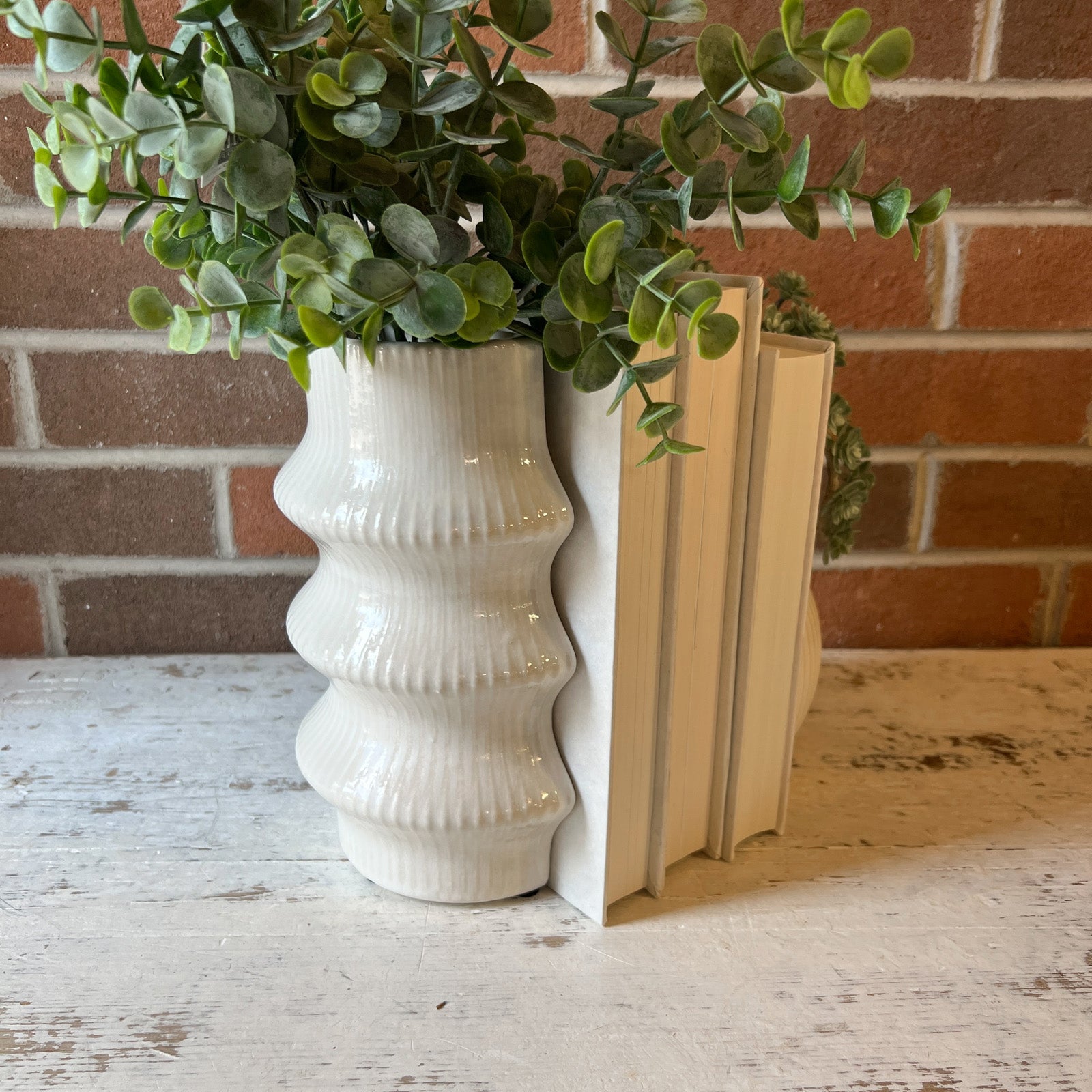 Claude Vase Bookend