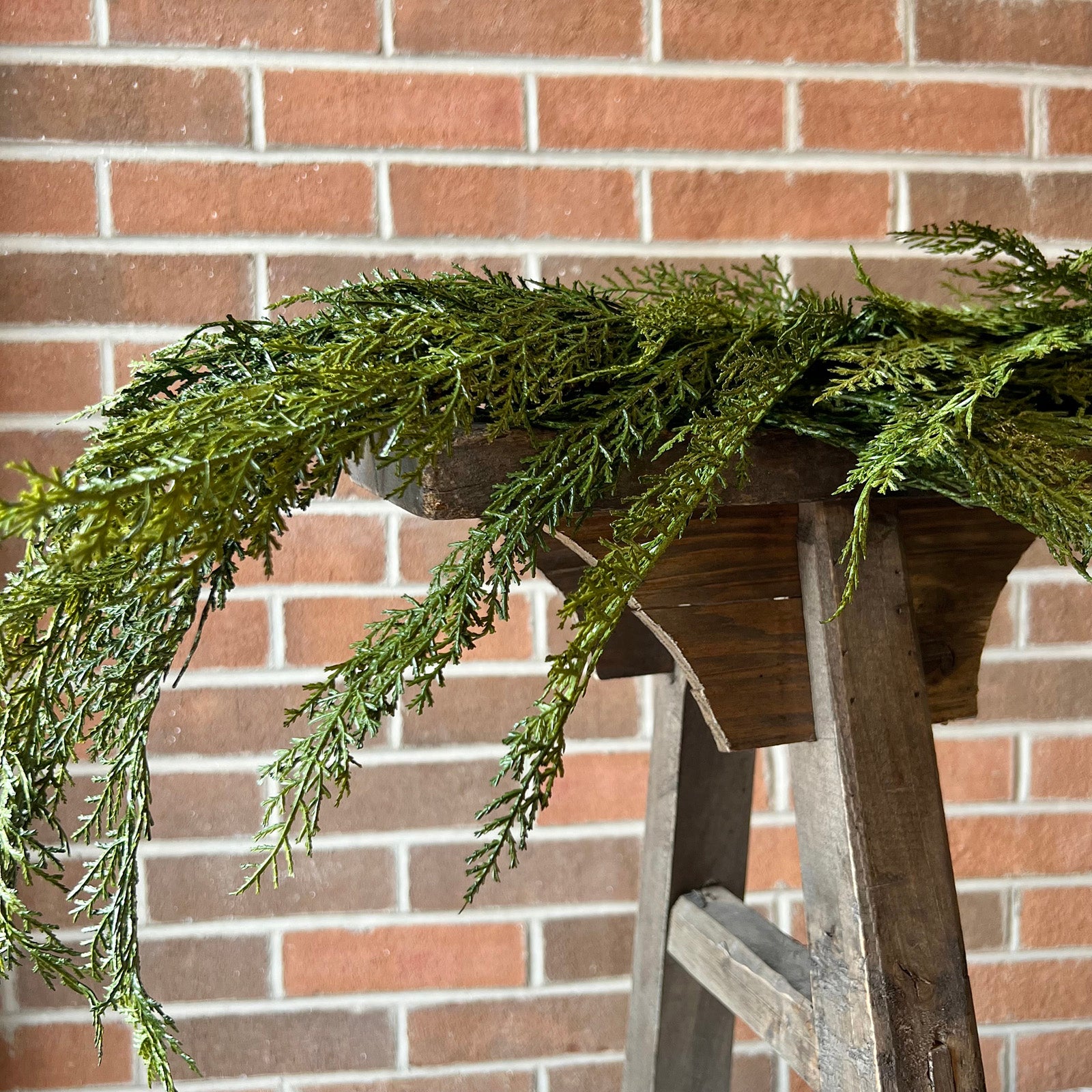 Delux Cedar Garland