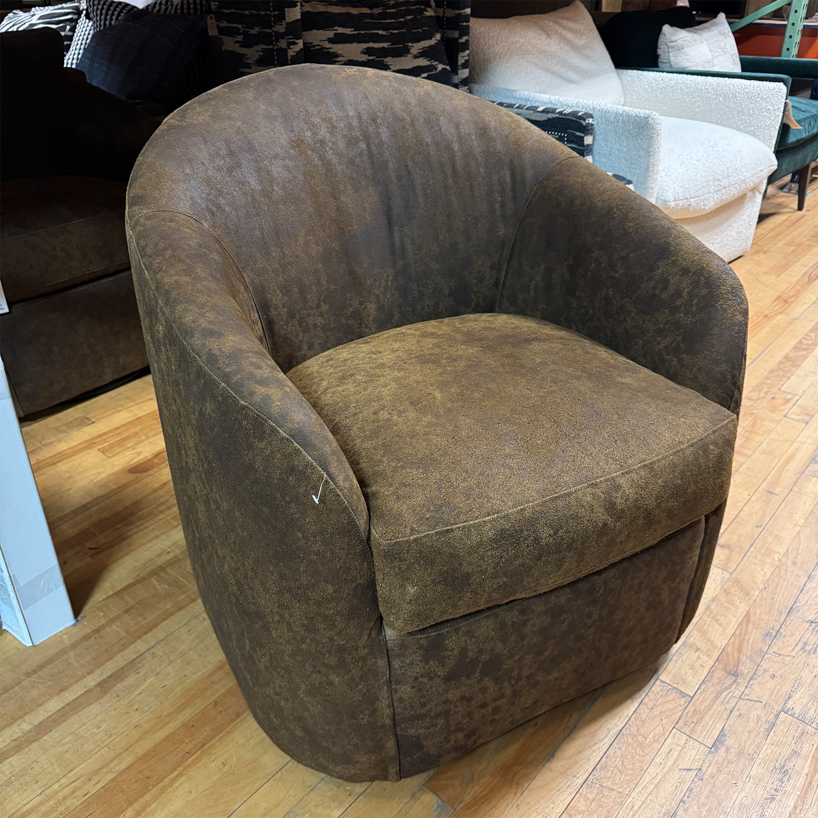 Radka Swivel Chair