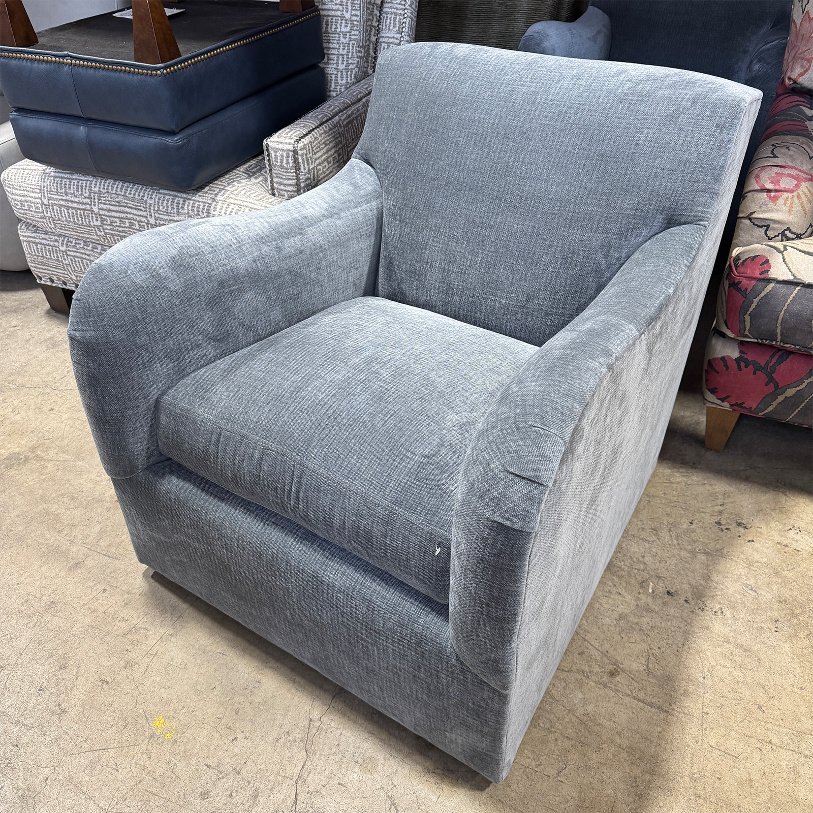 Ria Swivel Chair