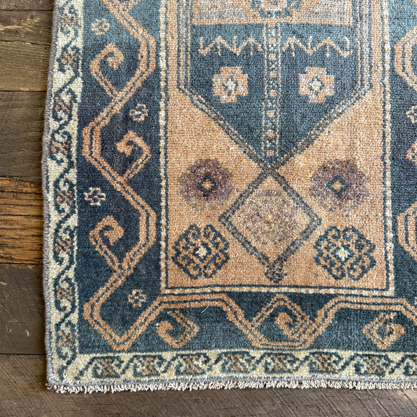 Vintage Rug No. 91