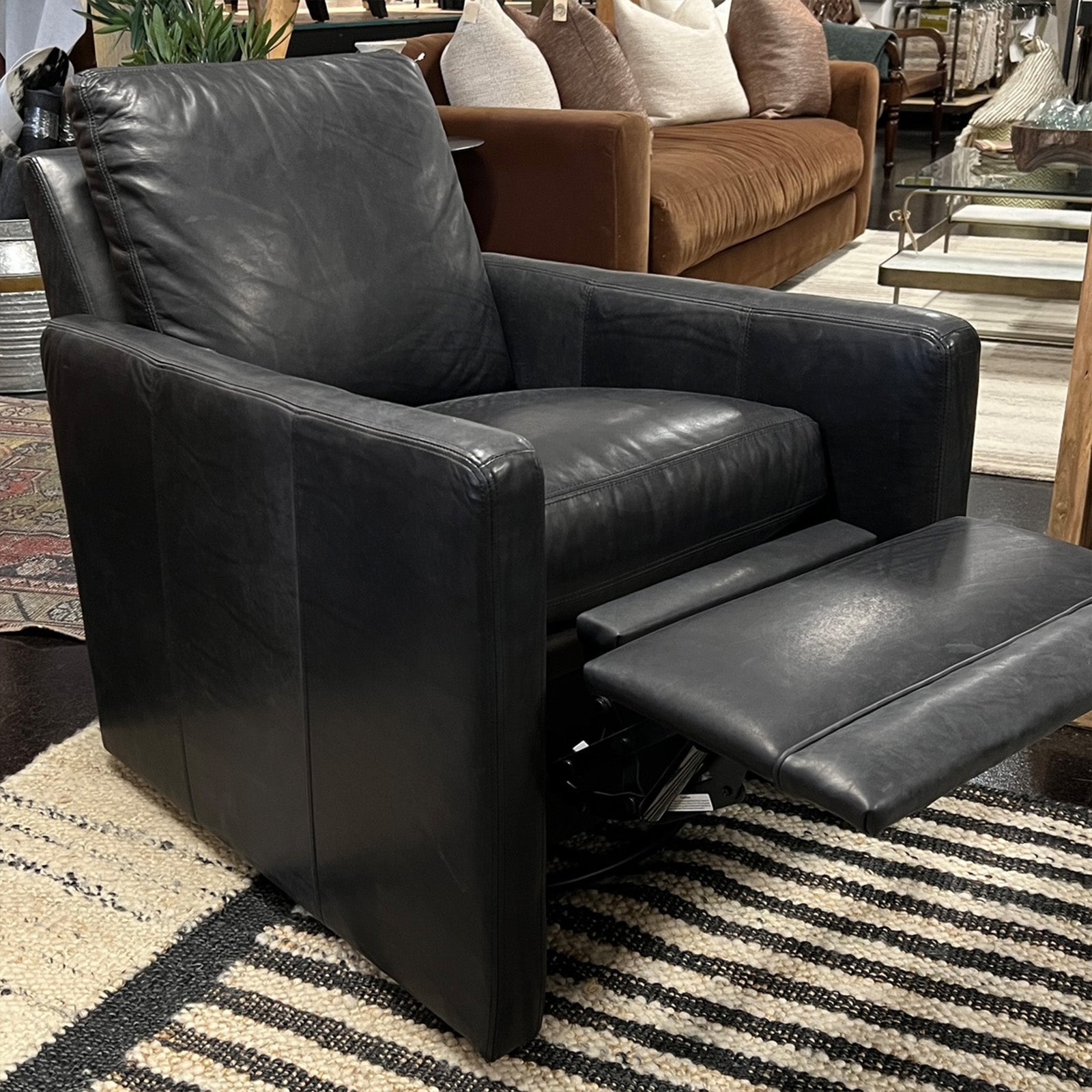 Gehrig Relaxor Swivel Chair