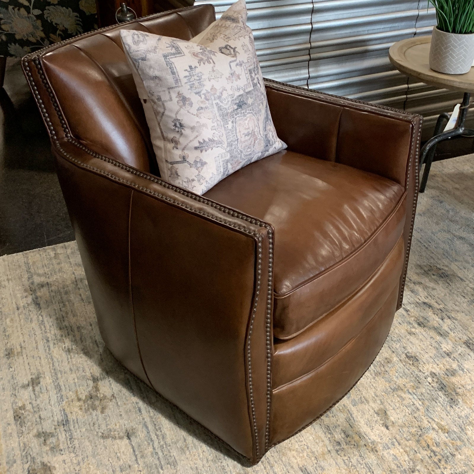 Adonis Swivel Club Chair