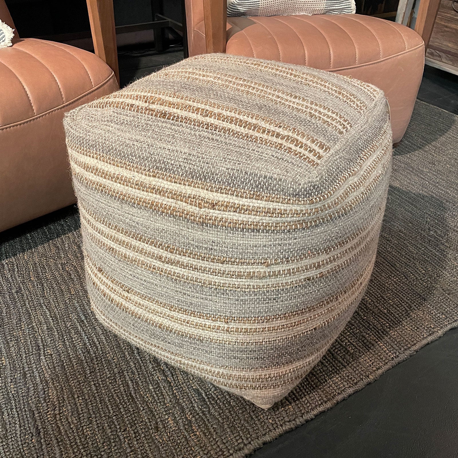 Hermosa 18" Pouf